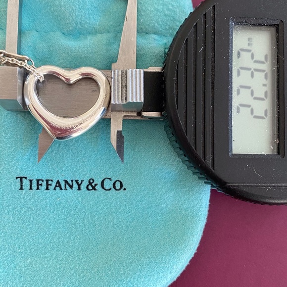 TIFFANY & CO ELSA PERETTI FLOATING HEART NECLACE - Picture 3 of 7